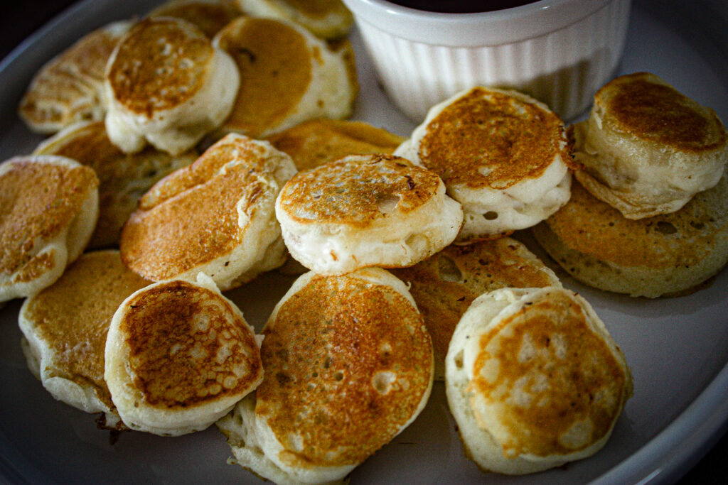 banana slice pancakes and syrup