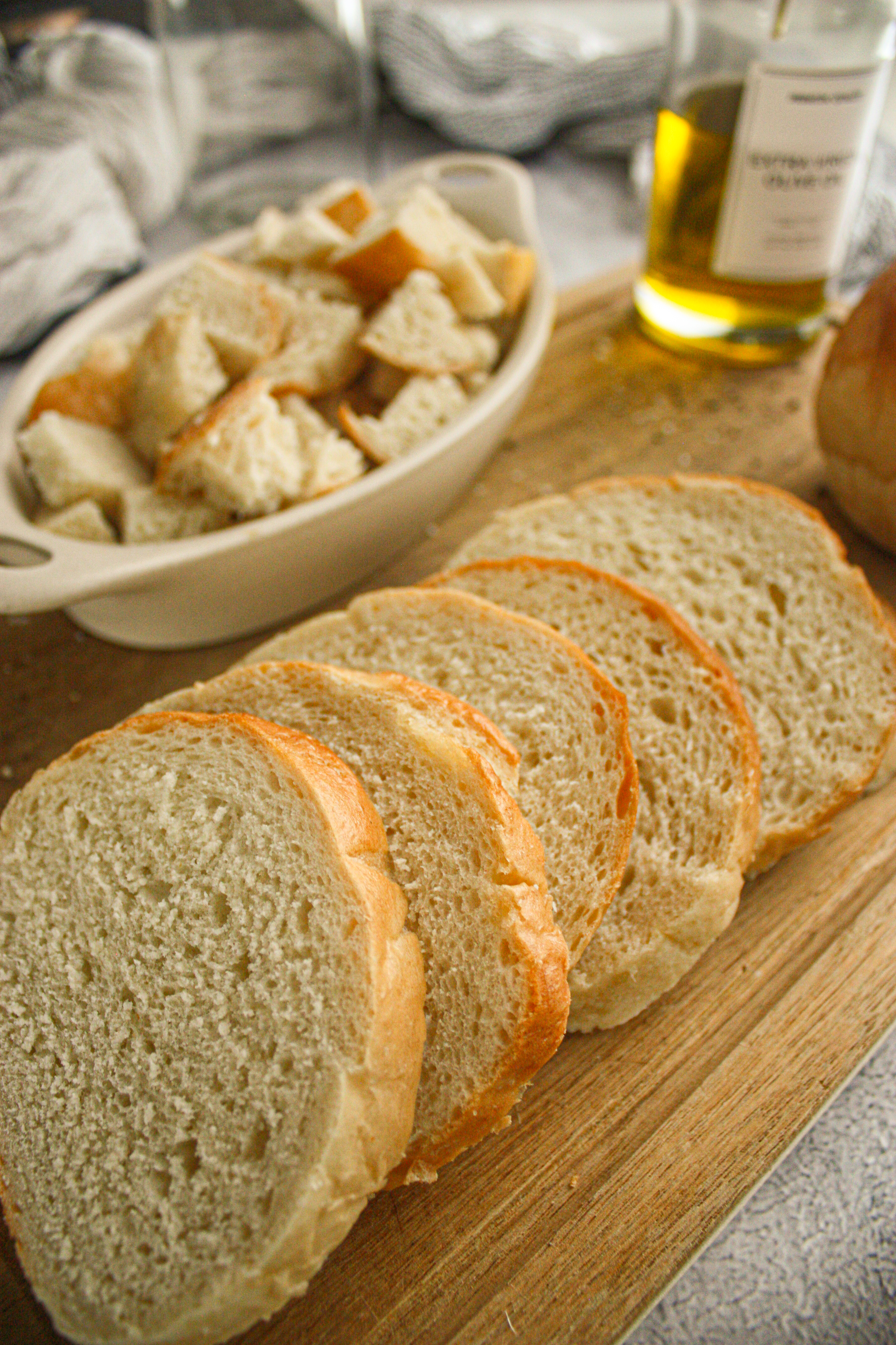 garlic toast and croutons