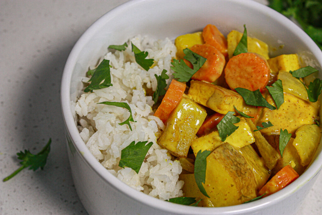 yellow curry with tofu and rice