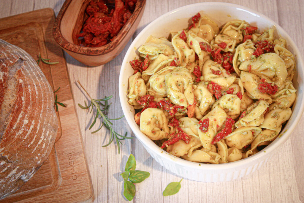 sun dried tomato pesto tortellini