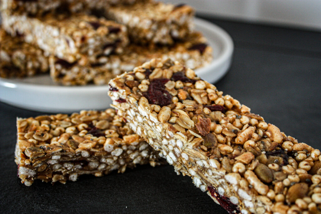 vegan granola bars with millet and dried fruit