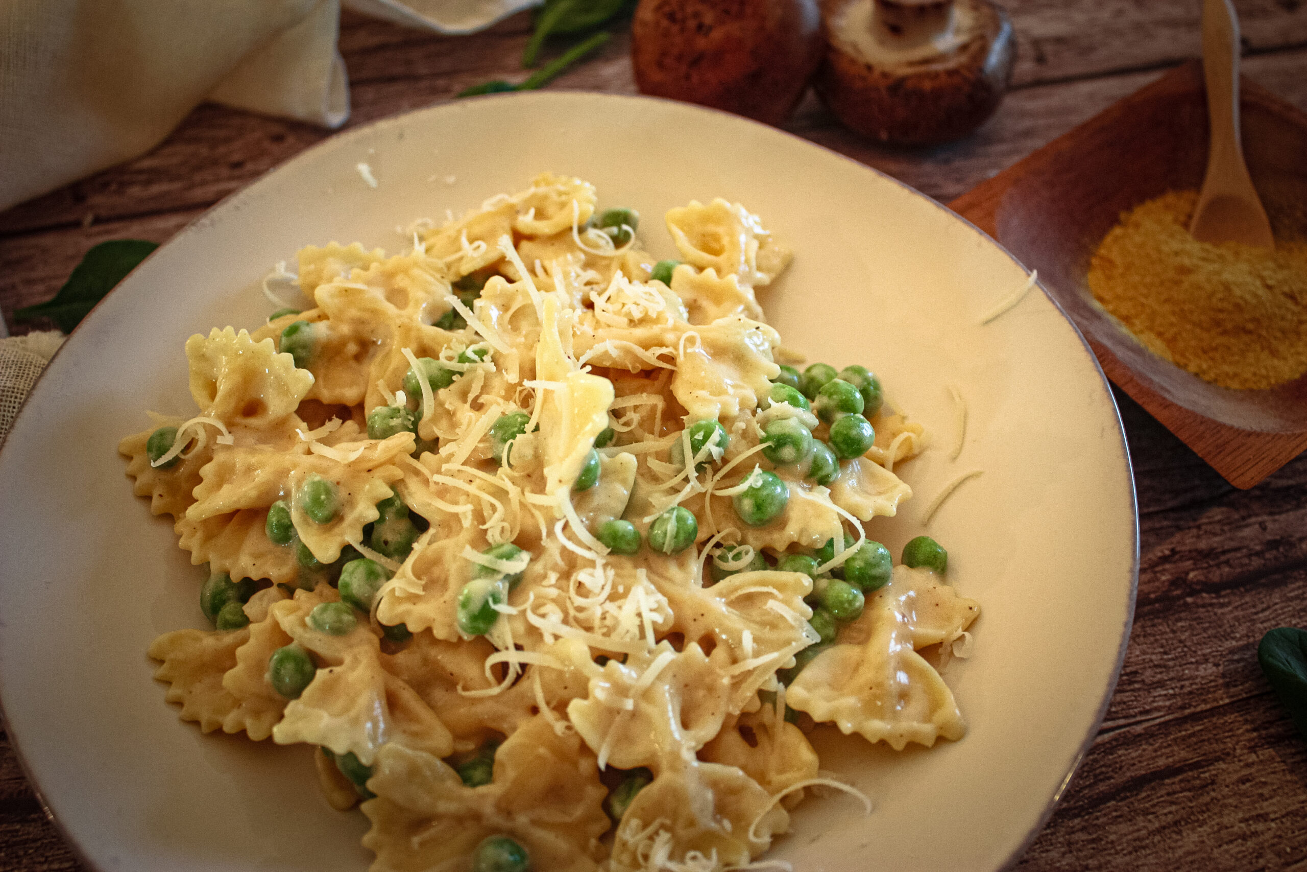 vegan alfredo with peas