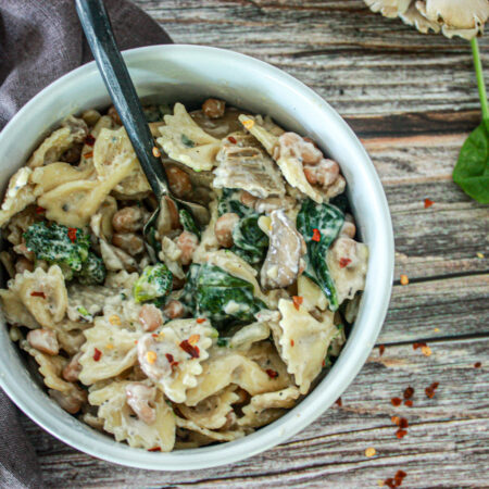 oyster mushroom pasta with broccoli, spinach, cannellini beans