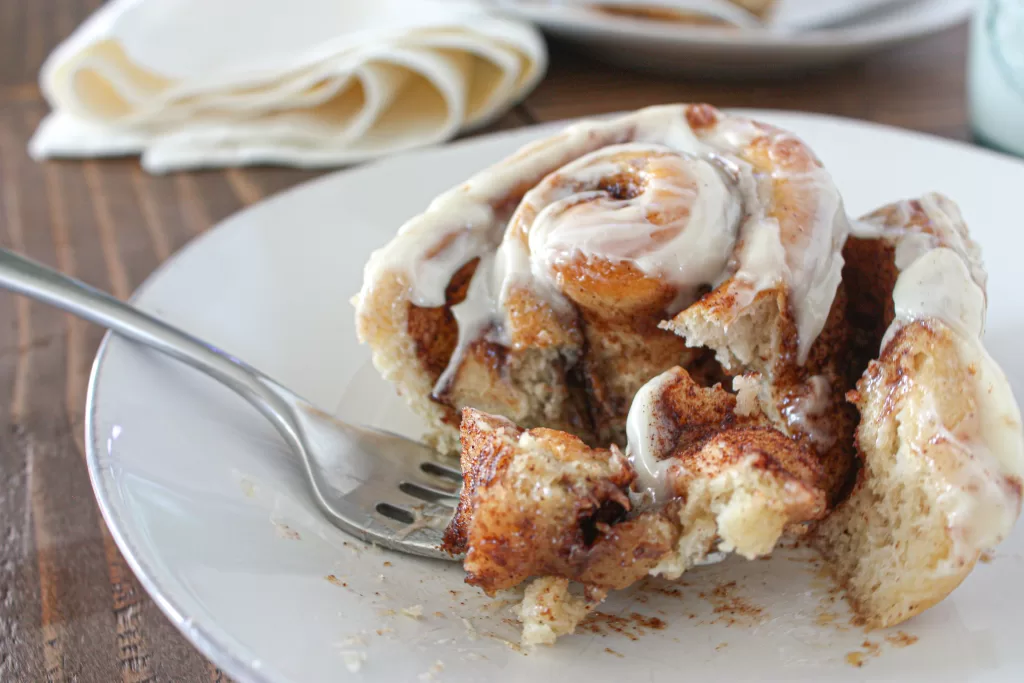 vegan cinnamon rolls