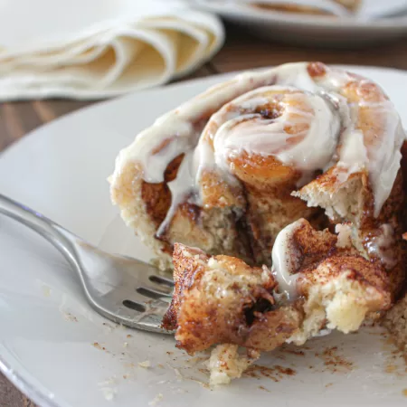 vegan cinnamon rolls